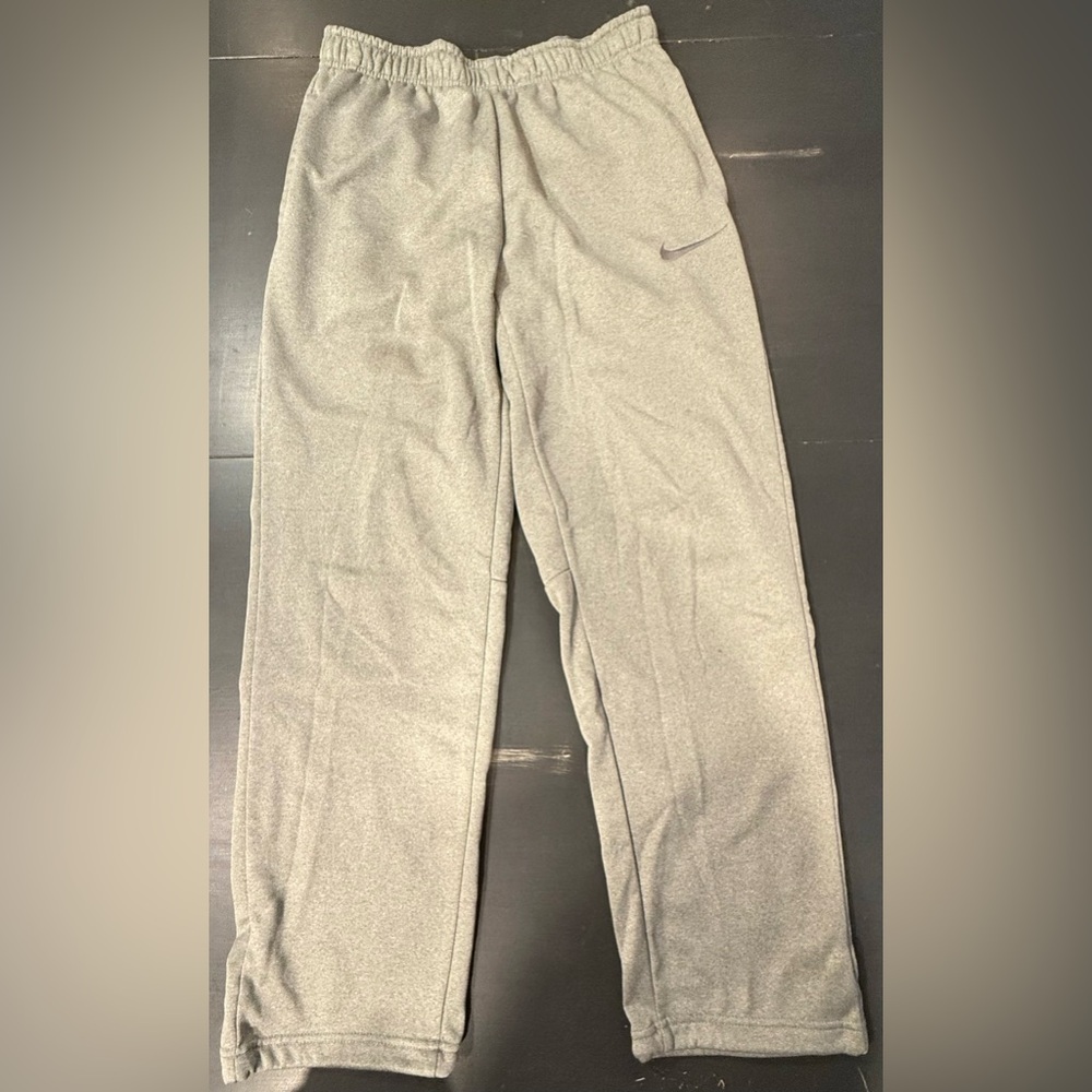 Nike Therma-Fit Sweatpants Men M Athleisure Fleece Lining Gray Adjustable Leg